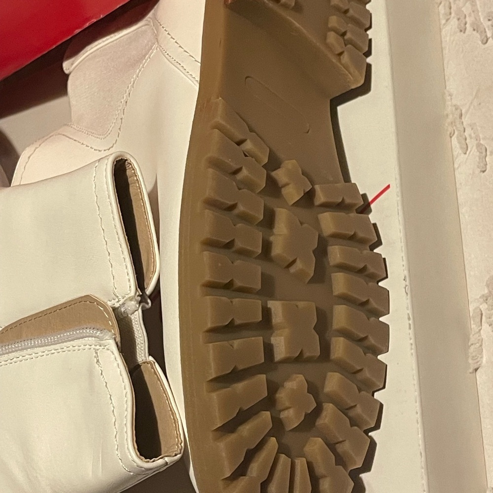Worn 1x Wonderly Bone Ankle Boots Size 9.5 - Picture 3 of 4